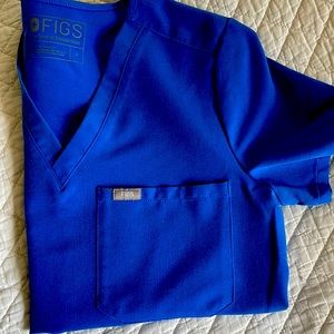 Figs size small scrub top